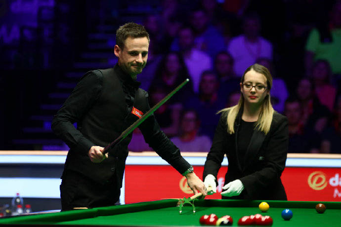 刻展现出稳 刻展现出稳