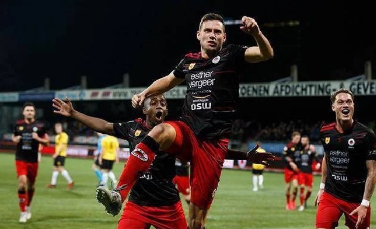 平的动作都 平的动作都